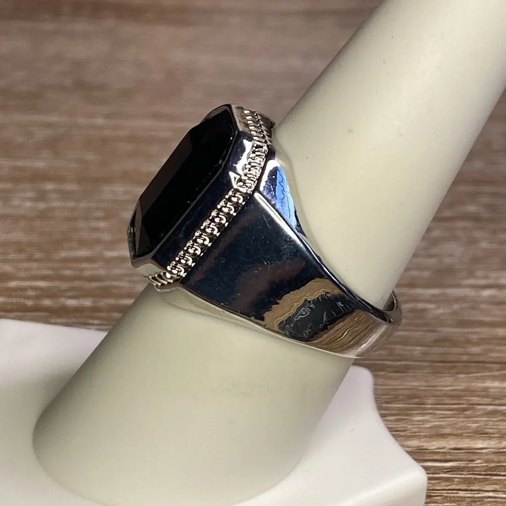 Men’s Black & Silvertone Signet Style Ring - Picture 4 of 10